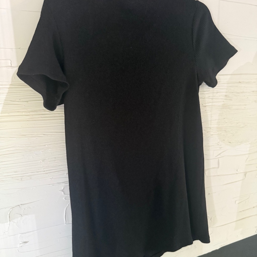 Zara | Size M | Black Ribbed V-Neck Button-Down Top - Picture 5 of 6